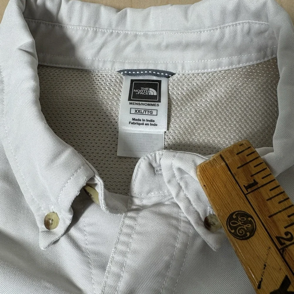 The North Face Mens Sz 2XL Outdoors Mesh Lined Zipper Pockets‎ Button Down Shirt